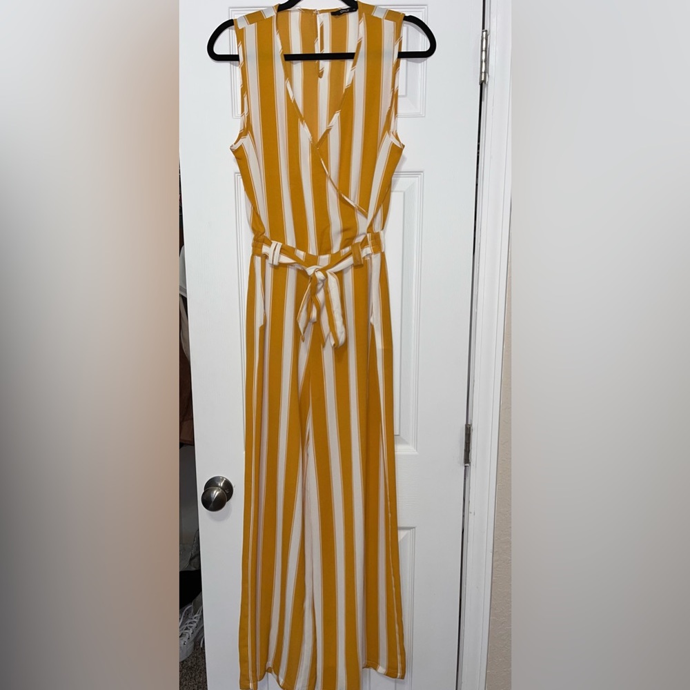ONLY- mustard stripped jumpsuit